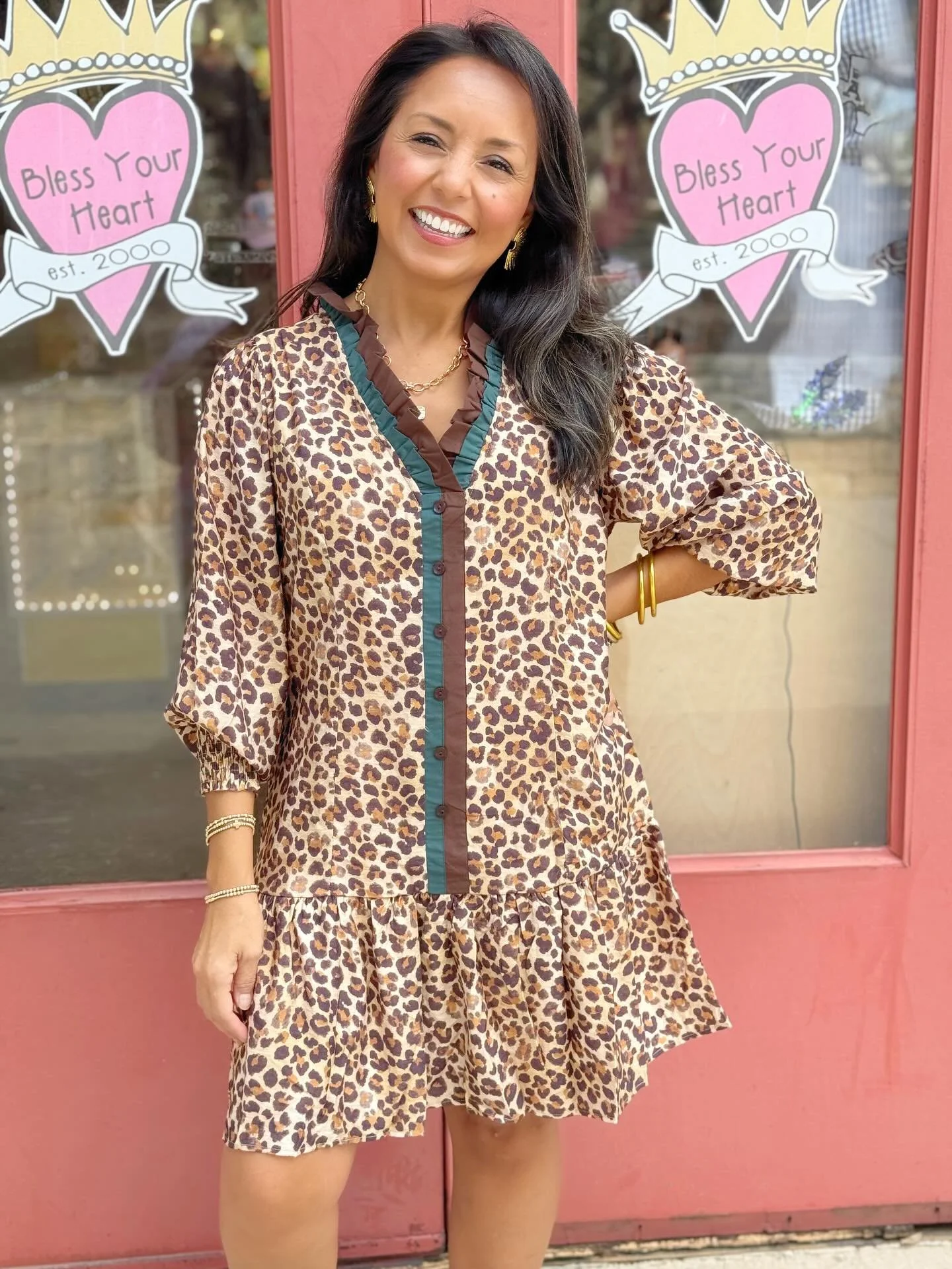 Do you still need a Thanksgiving dress? Look no further! This one is perfect! #whattoweartothelivingroom #blessyourheart