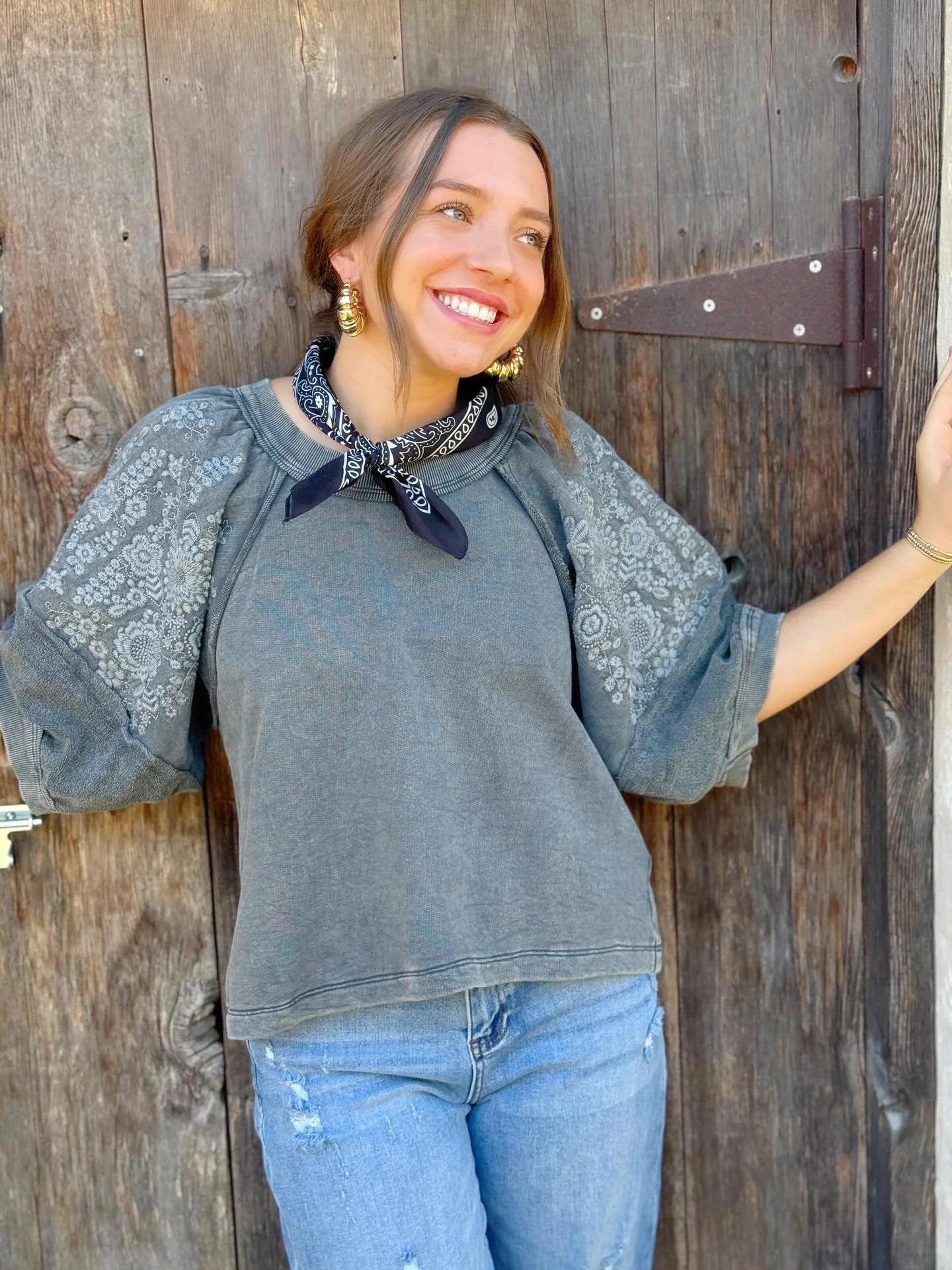 We love this @ivyjaneinc style! It&rsquo;s the perfect weight for fall and such a flattering cut! You will love wearing this one! #somebodyhasto #ivyjane #blessyourheart
