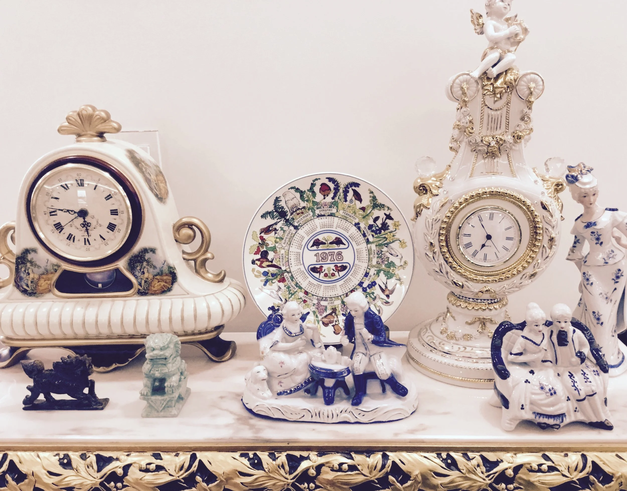 명품 시계 및 도자기