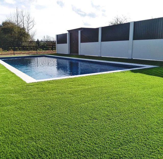 The finishing touch 👌🏼 an amazing natural and fresh look. Perfect and permanent grass forever. ||NO MAINTENANCE || #GLG #luscious #perfection #nomaintenance #hamilton #waikato #artificialgrass #unreal #certified #ecofriendly