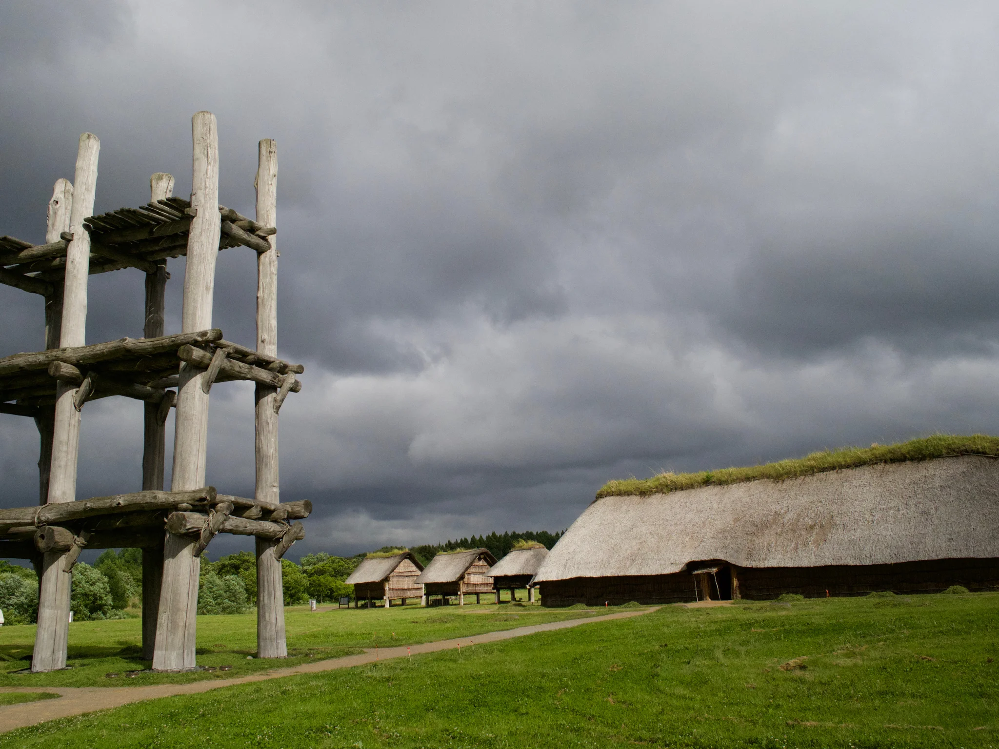 Jomon Jiyukan and Sannai-Maruyama Site [三内丸山遺跡]