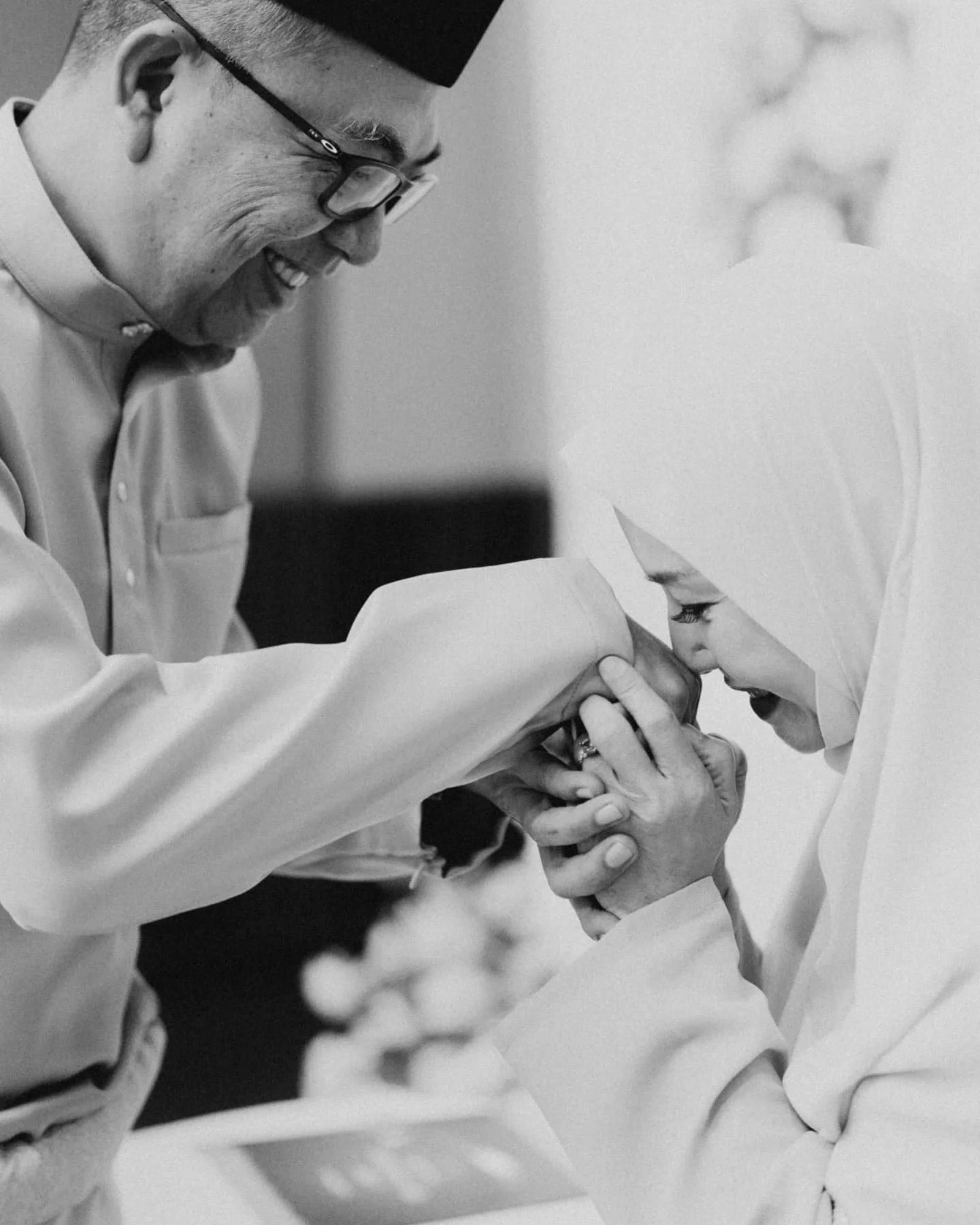 It is not often I get to spend long, full day hours with couples on wedding days. Some days, I only get to 'hang around' for a couple of hours. It is never about &lsquo;the more hours, the better&rsquo; for me. It is about what you do with it.

For T