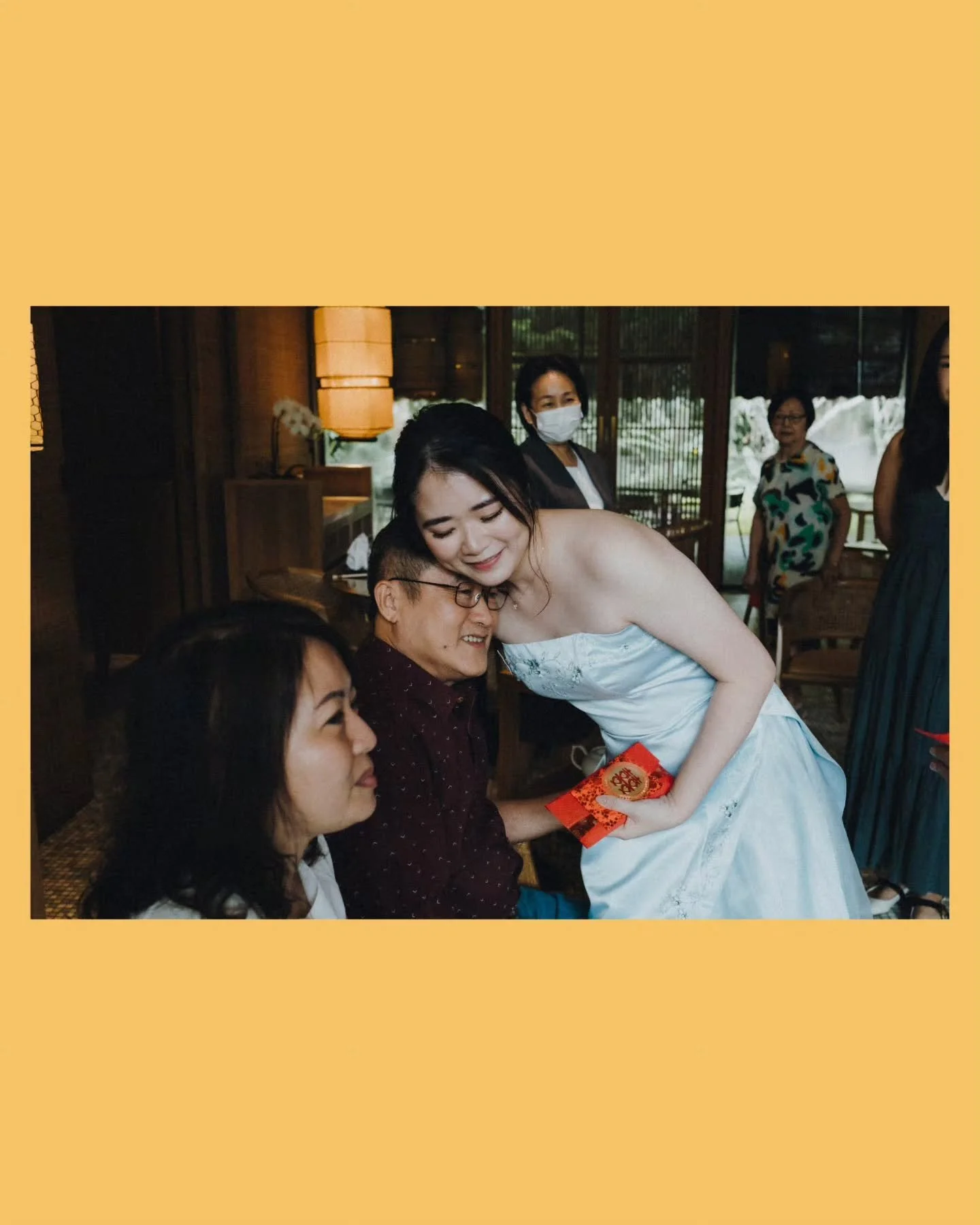 Back to regular programming after a few couple of hectic days. And nothing better to restart it, featuring one of ours, Hui Yun (or many may know her as Elle) and Kieron, who had a rather simple solemnisation ceremony a couple weeks back.

Not a day 