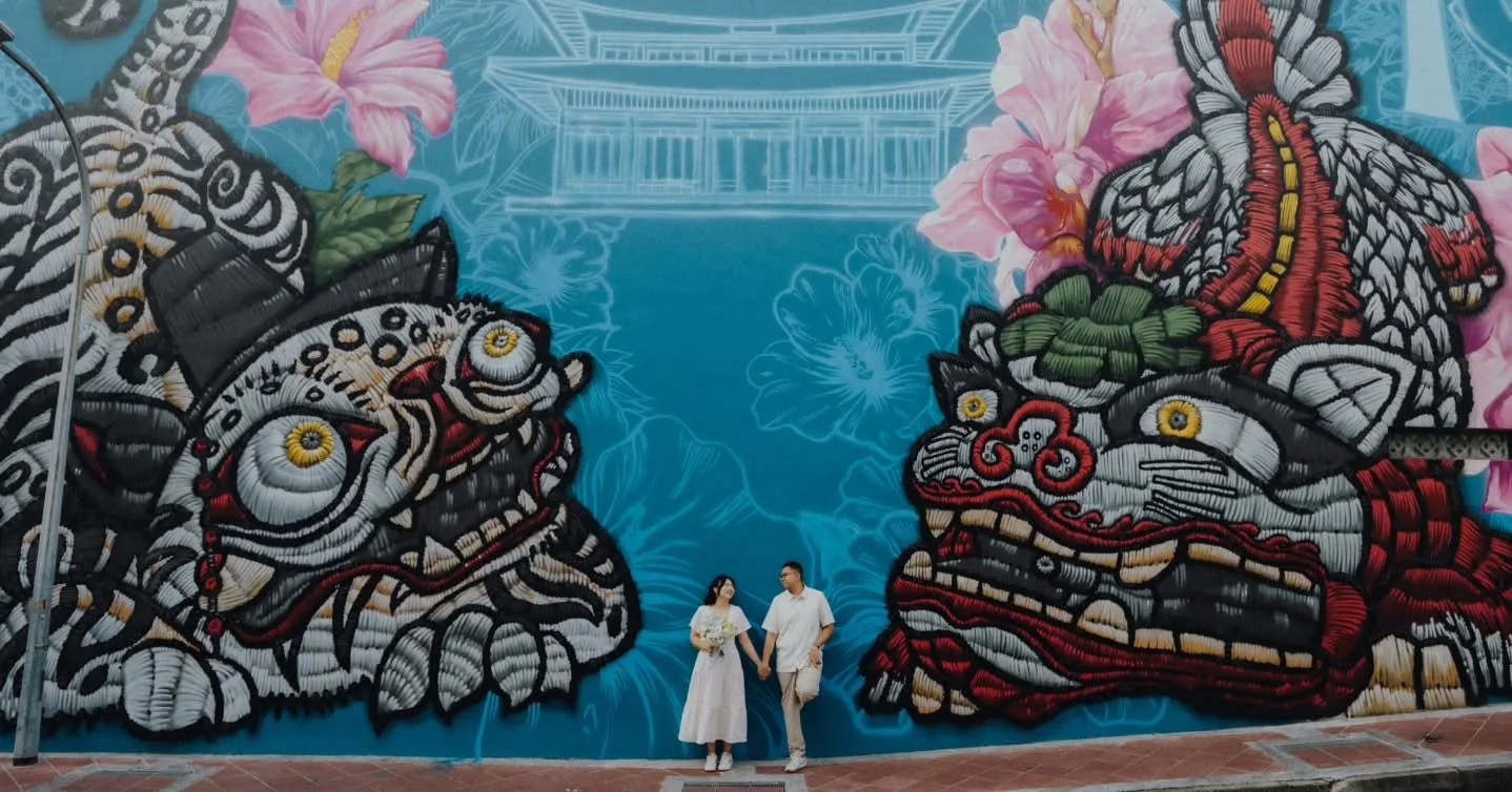 Experimenting with another aspect ratio be like:

(PS: Had an amazingly fun/funny session with YL + D in the heart of the CBD for their pre-wed - if it is not obvious by now from the photos 🤣)

Shout out to @zomgitsashok for the recommendation 🥹