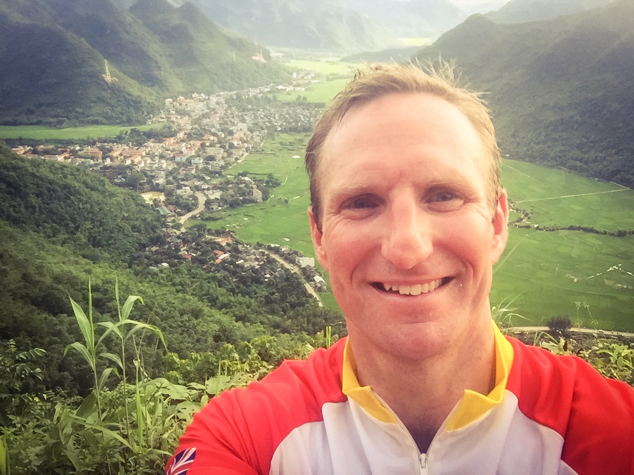 The final few km's into Mountaneous Mai Chau 