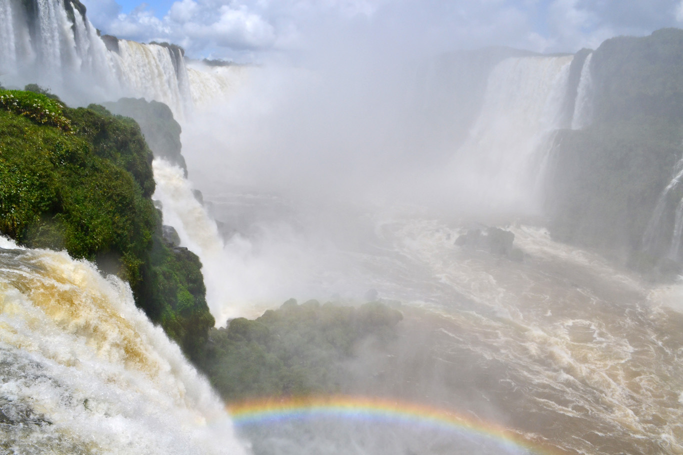 FOZ DO IGUACU, BRAZIL: Signs at the Entrance of Iguacu Falls