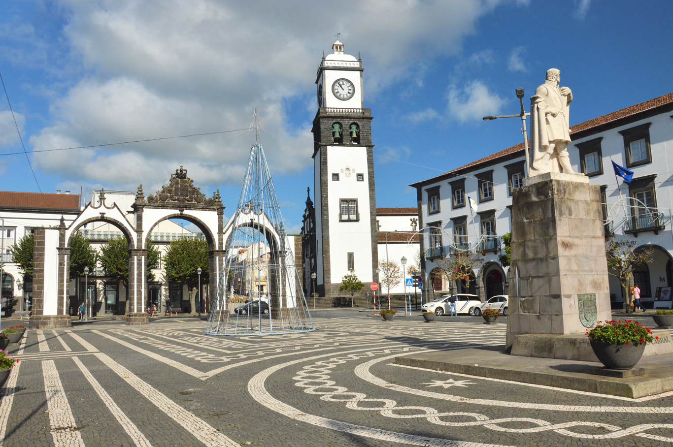 Praça de Gonçalo Velho - the City Gate and the Church of St. Sebastian