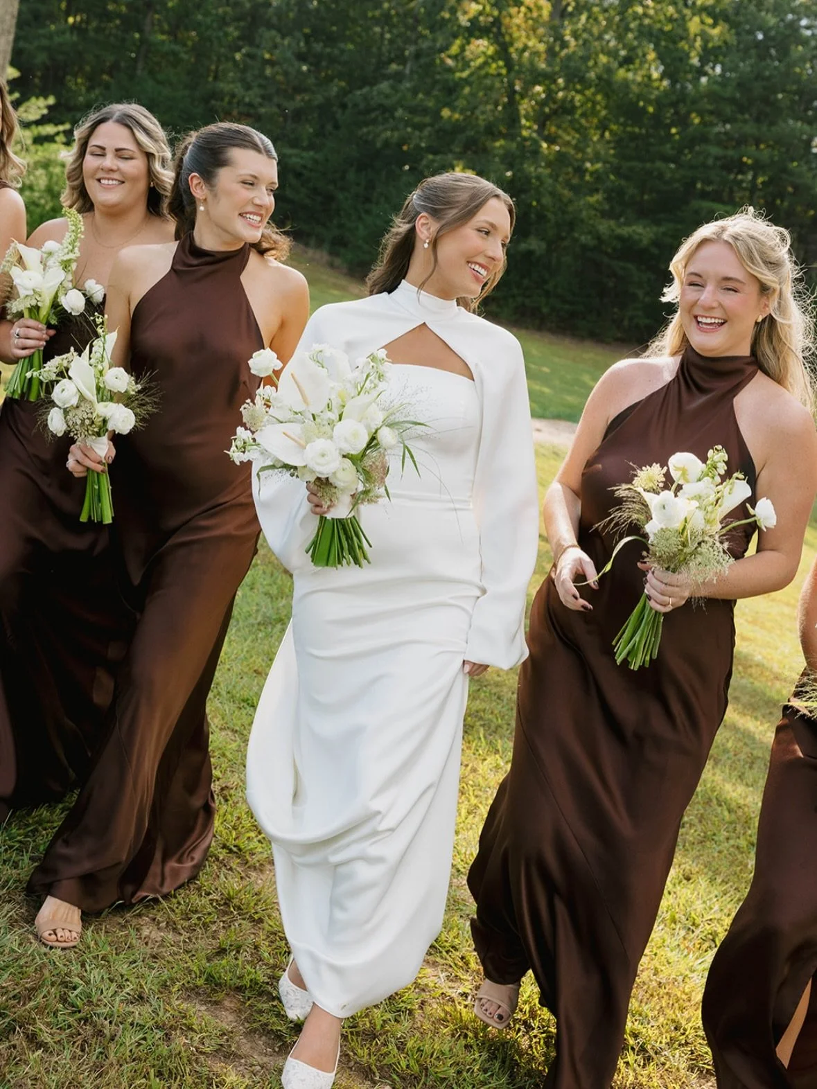 Walking into 2026 like&hellip;✨

I just had to kick off 2026 by sharing Becca&rsquo;s dreamy wedding day! (&amp; one of my biggest dress crushes of the year🤩)

I am so lucky to have had my dream job for a because now, and I can&rsquo;t wait to meet 