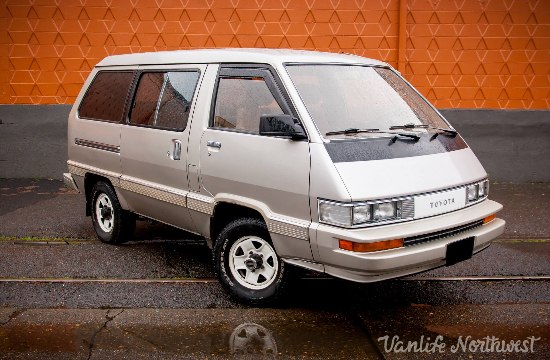 1987 Toyota LE Van 4wd Gas Automatic 