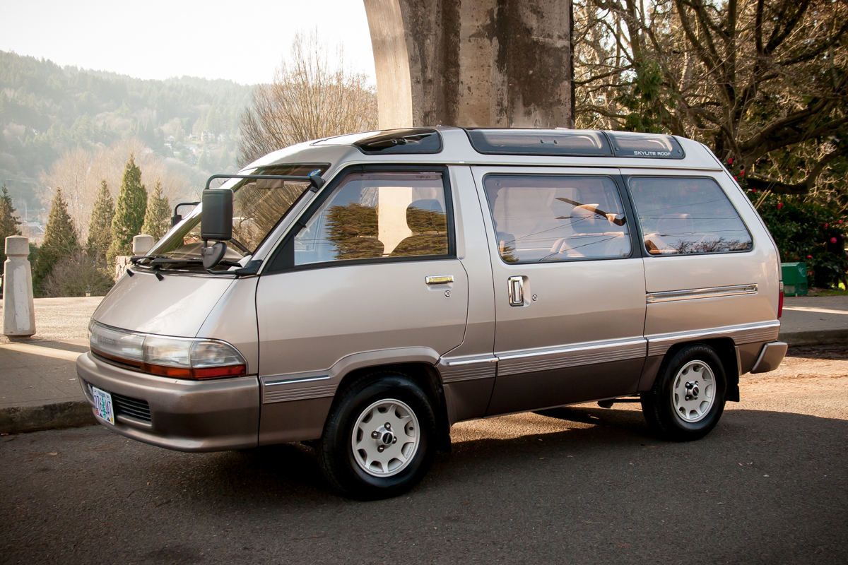 toyota van 1990