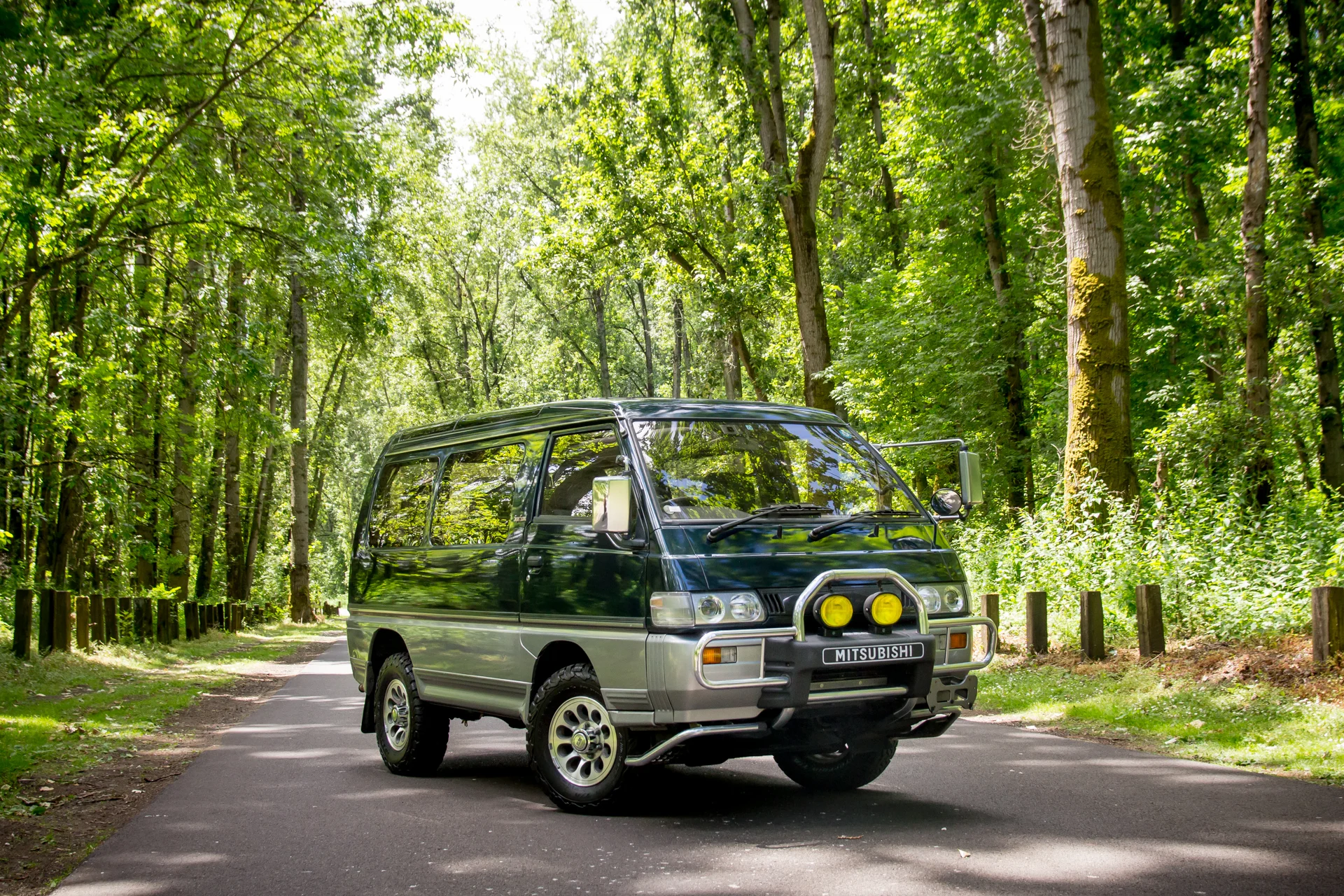 1991MitsubishiDelicaJames68kHEADER-1.jpg