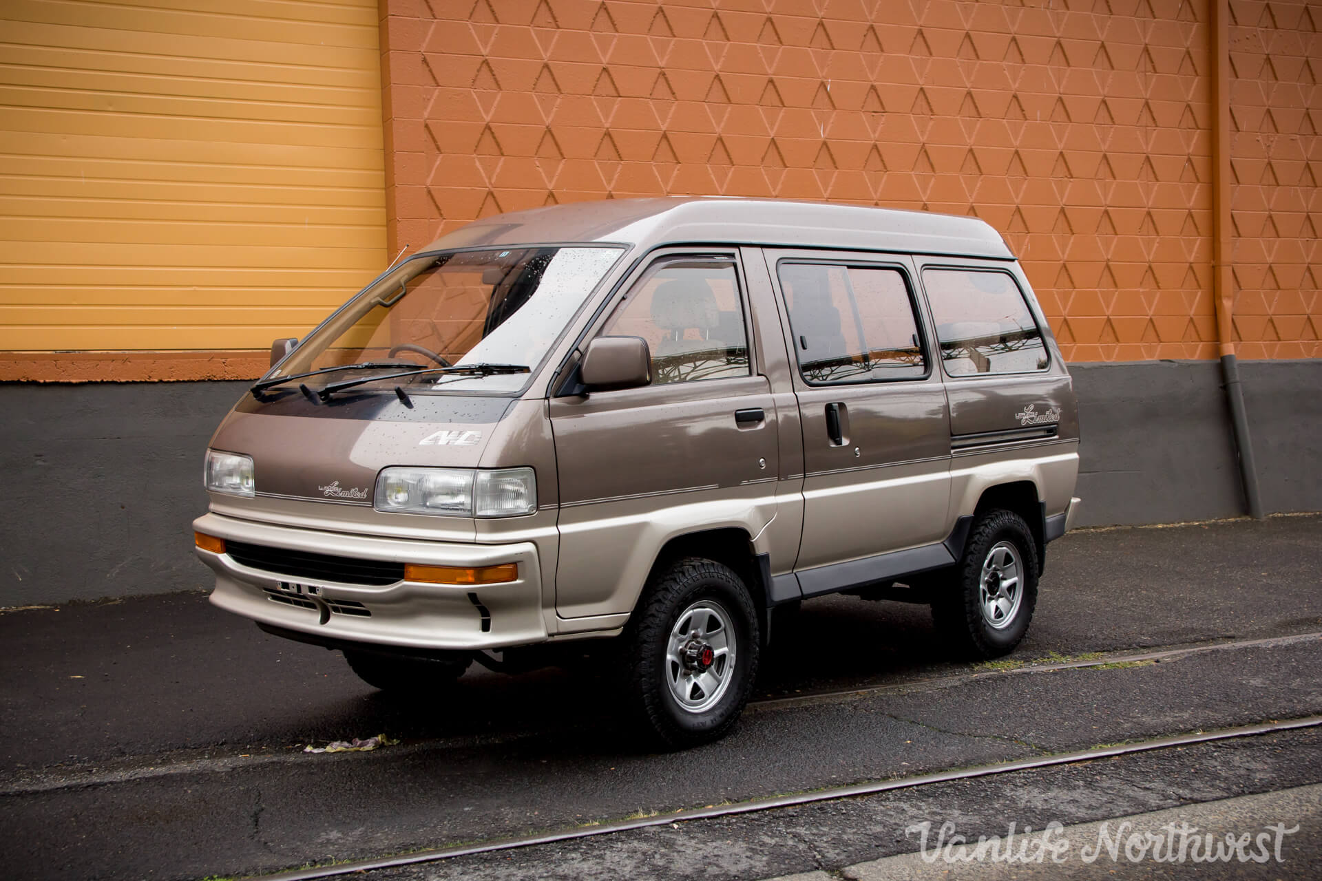 1991 TOYOTA LiteAce Limited 4wd Van — Vanlife Northwest