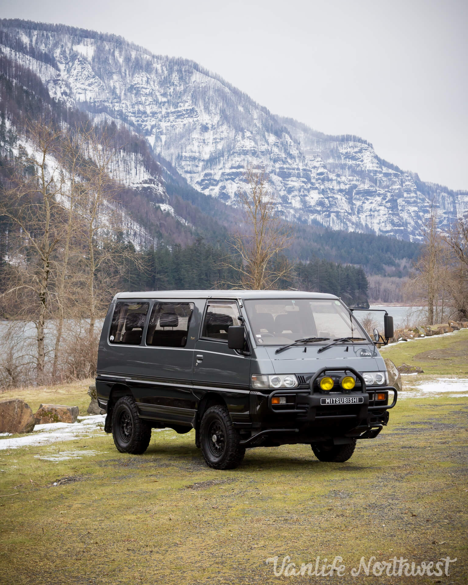 Mitsubishi delica p25w