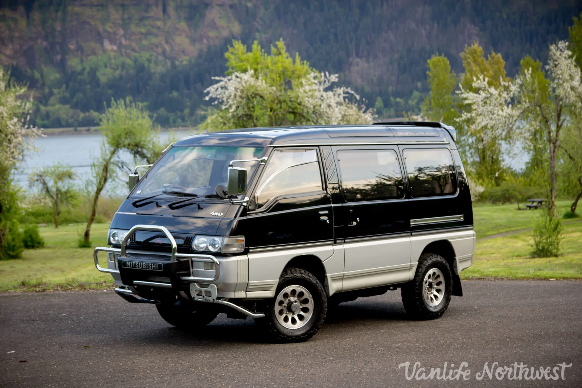 Mitsubishi delica d4
