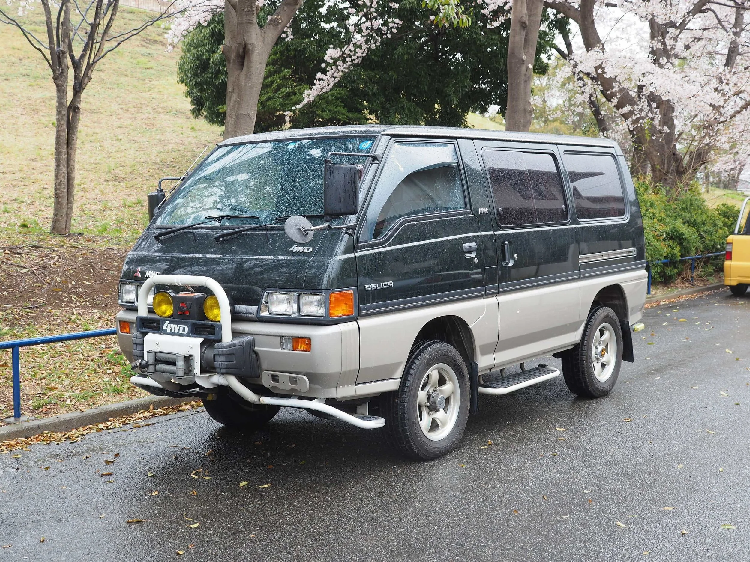 Mitsubishi delica 1987