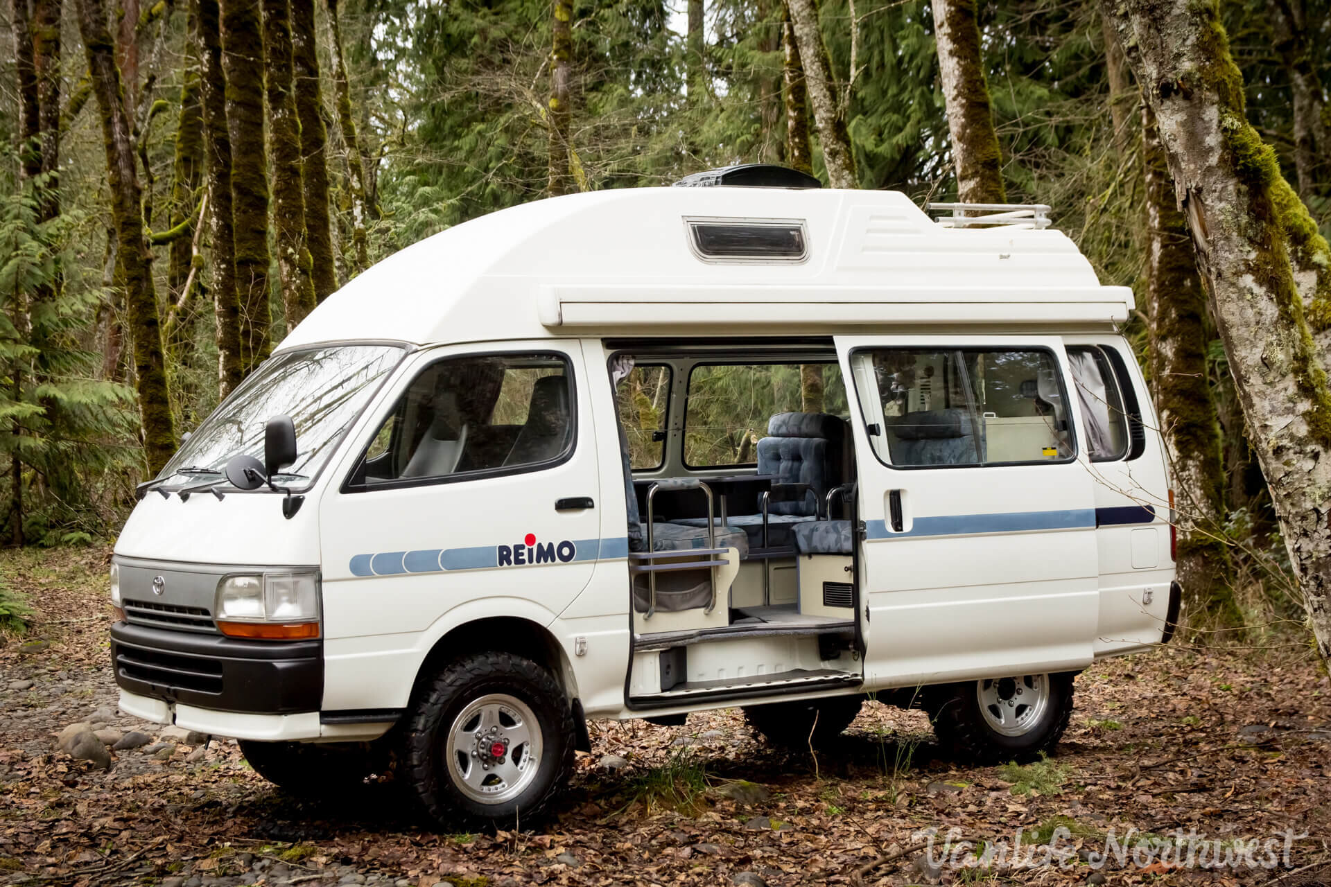1994 TOYOTA Hiace 4wd Camper Van — Vanlife Northwest