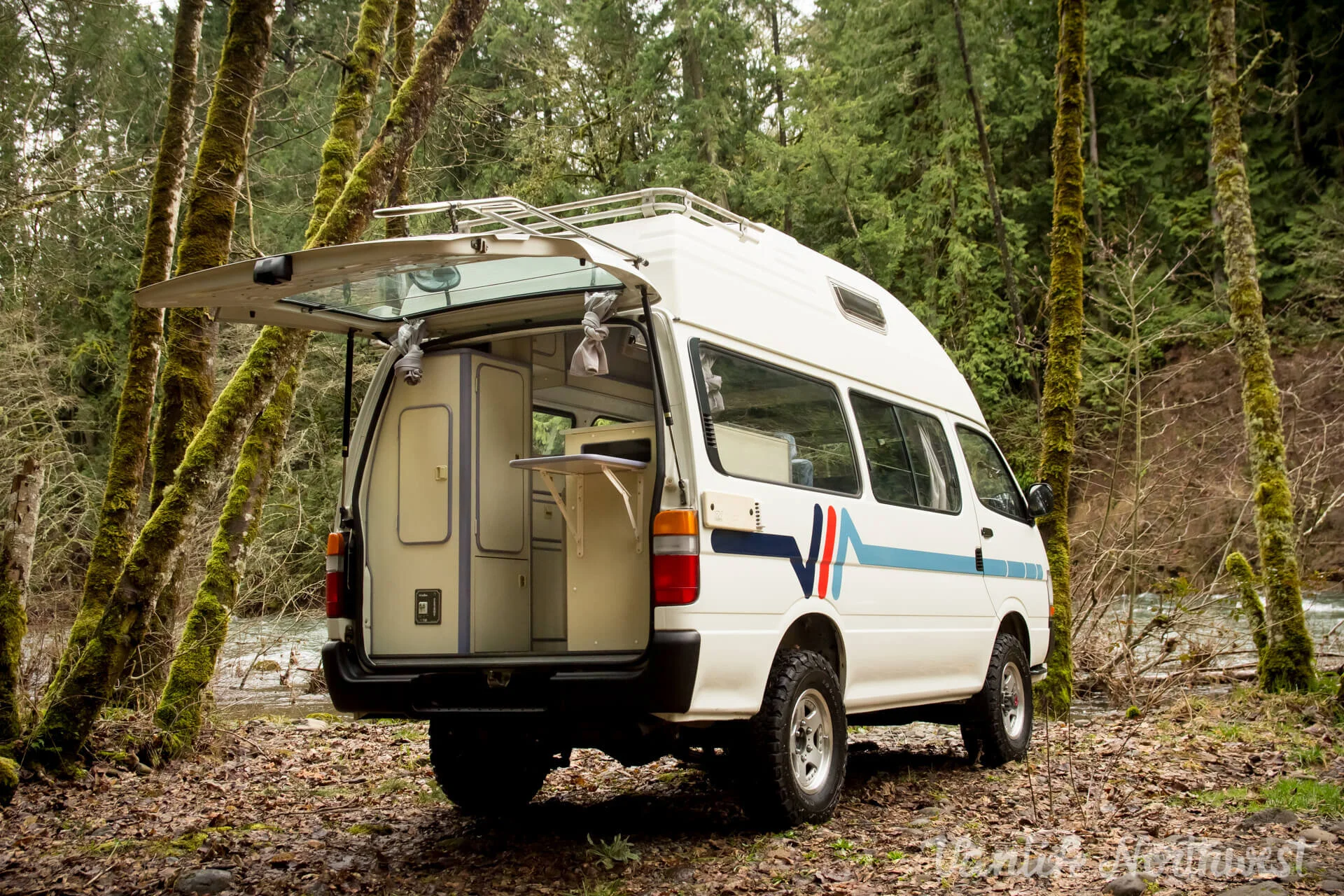 1994 TOYOTA Hiace 4wd Camper Van Vanlife Northwest 1994 TOYOTA Hiace 4wd Camper Van Vanlife Northwest