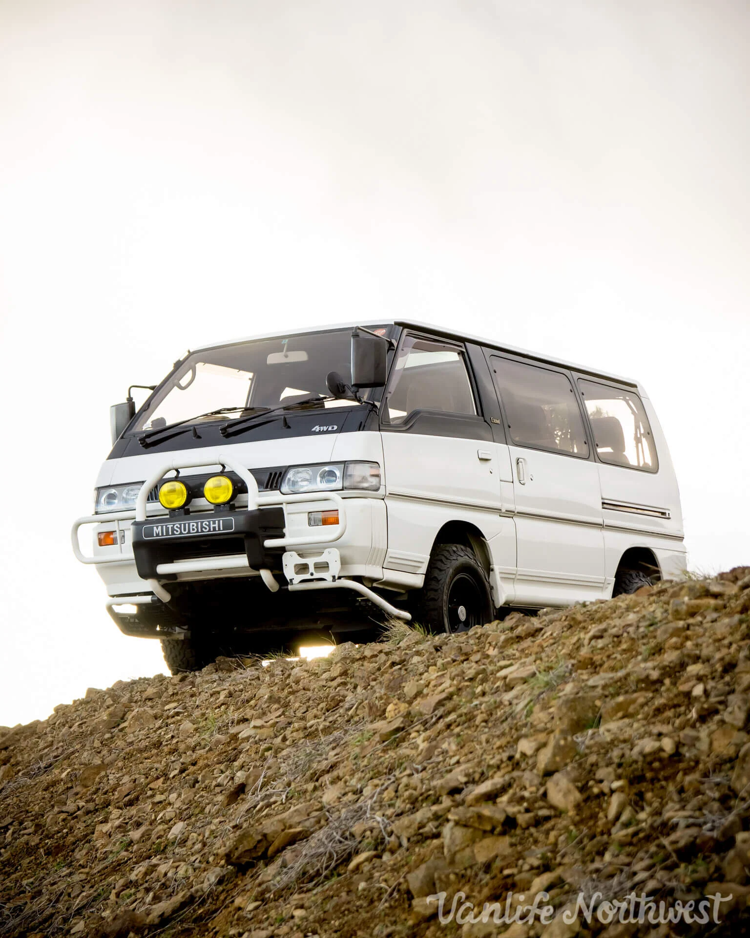 Mitsubishi delica p25w