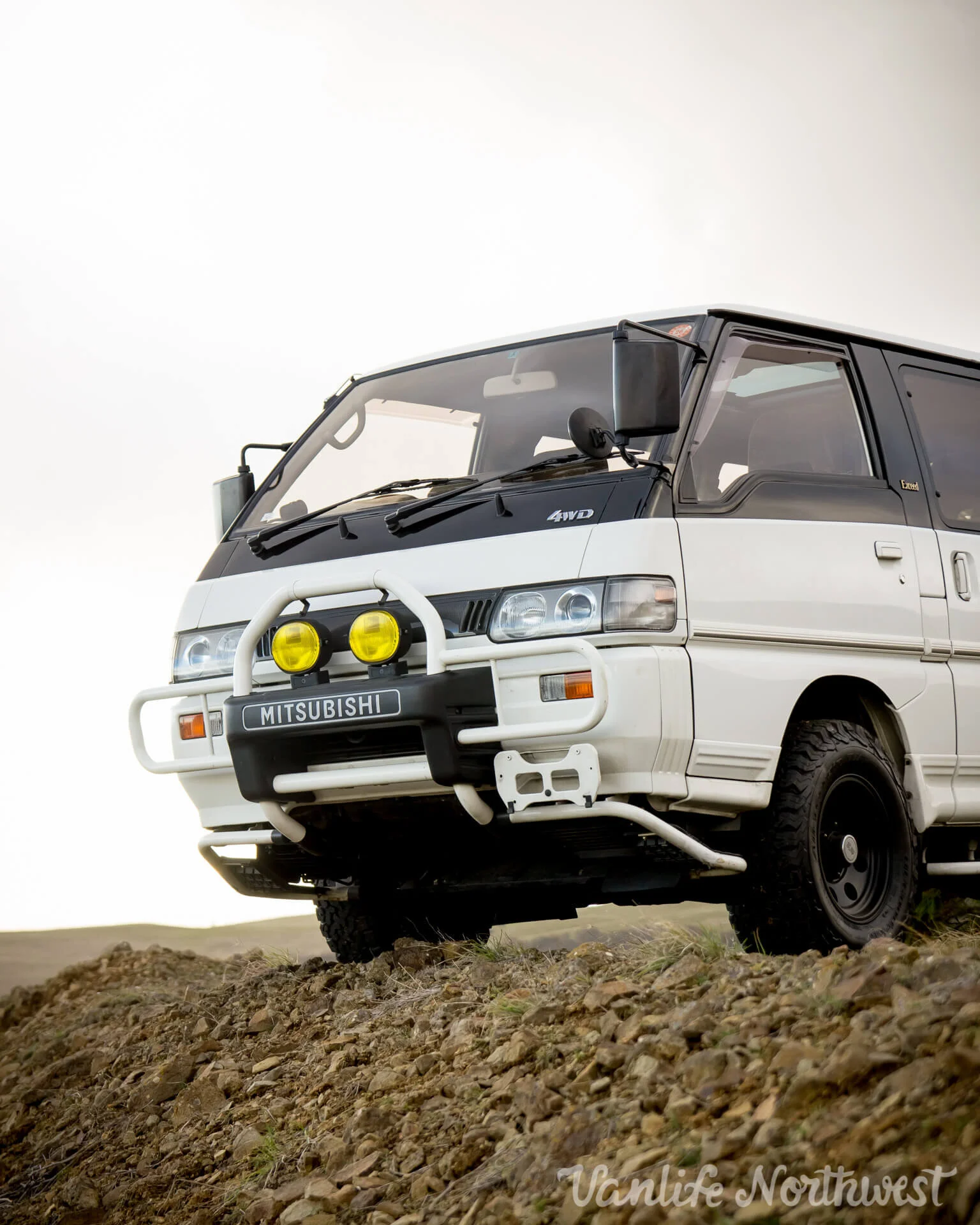 Mitsubishi delica p25w