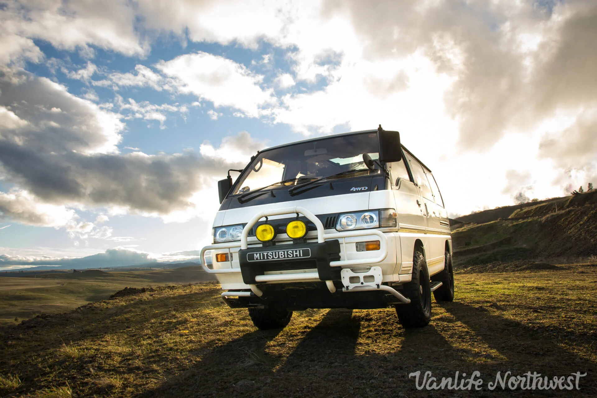 Mitsubishi delica p25w