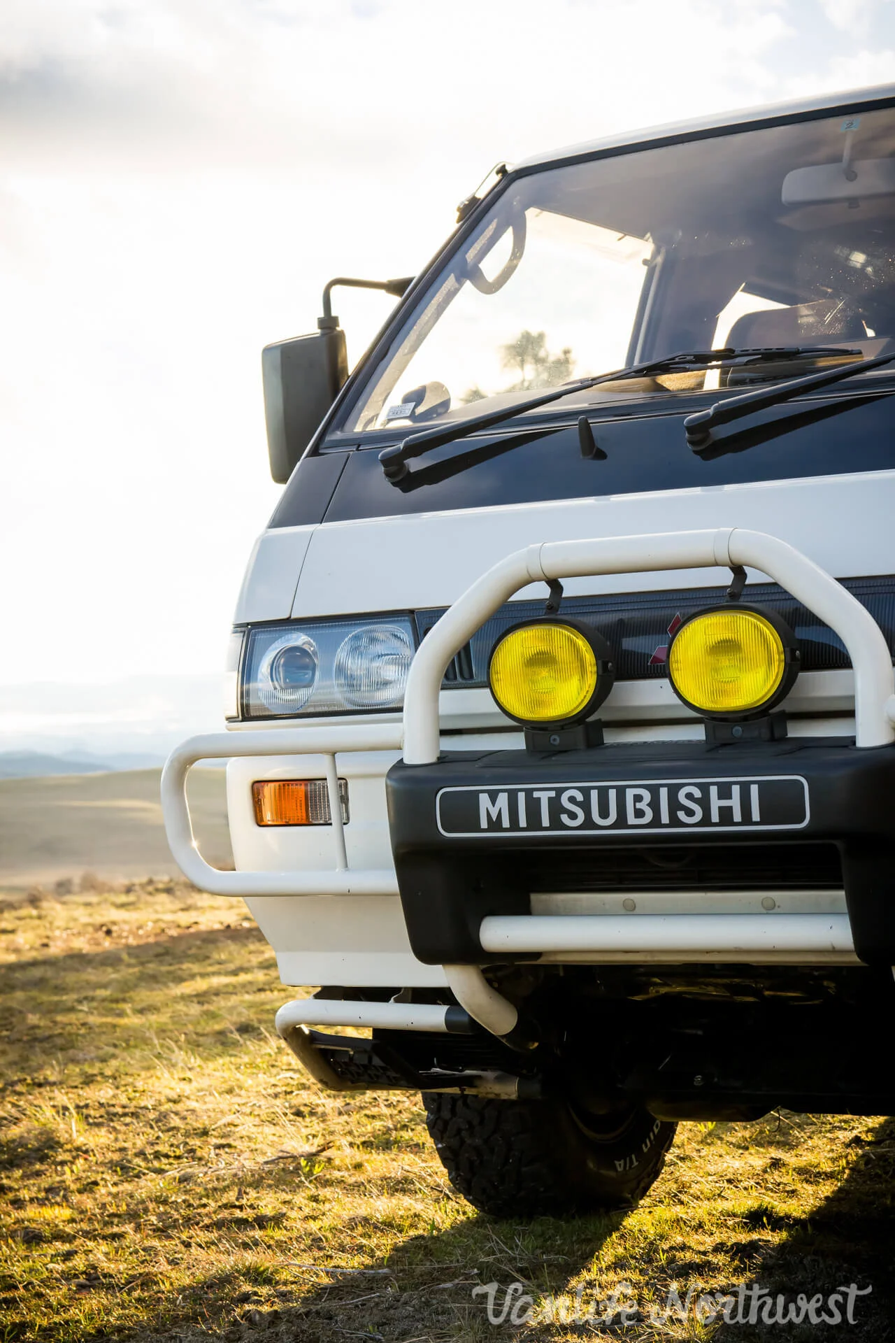 Mitsubishi delica p25w