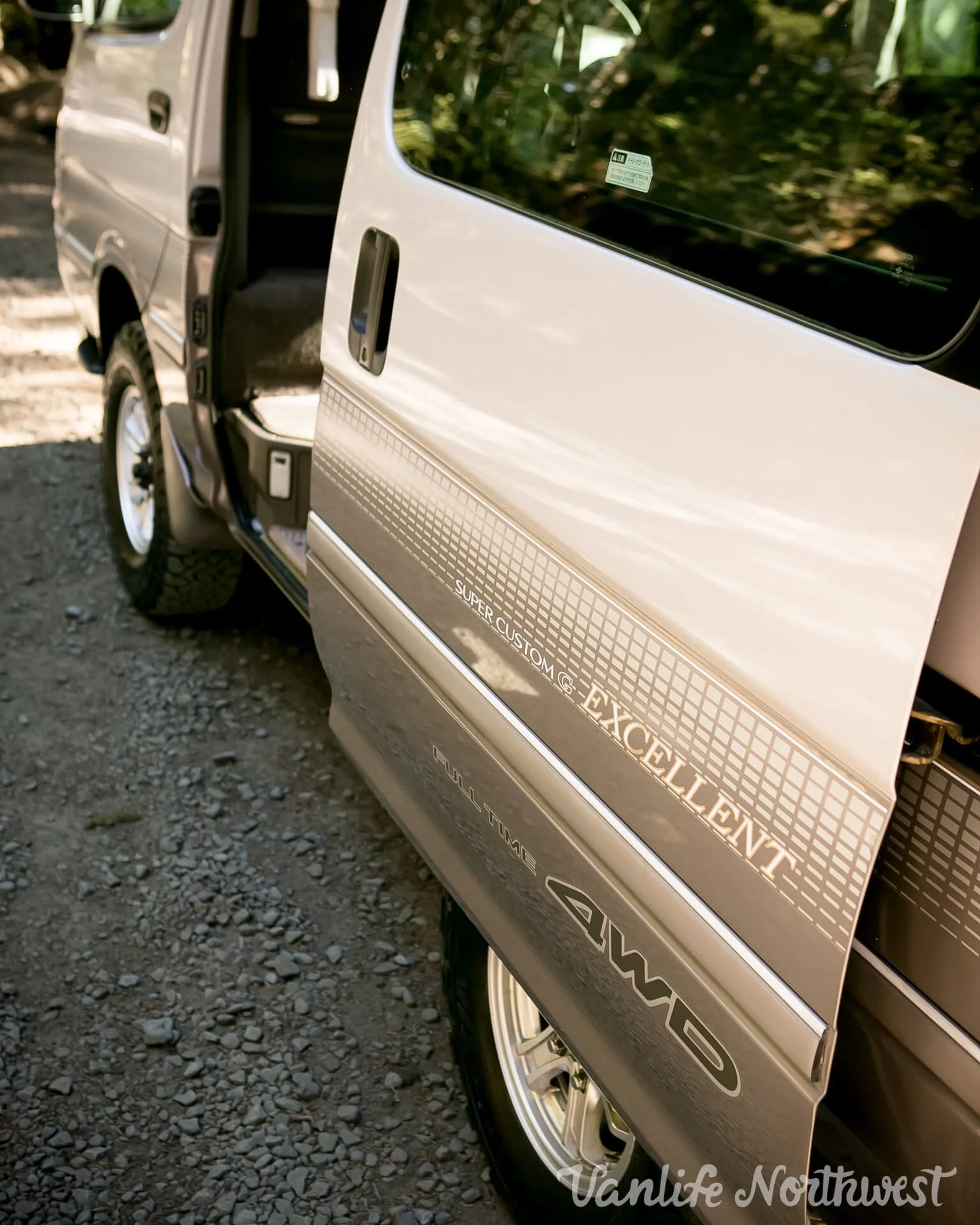 1996 Toyota HiAce JDM car for sale — photo 10 of 25