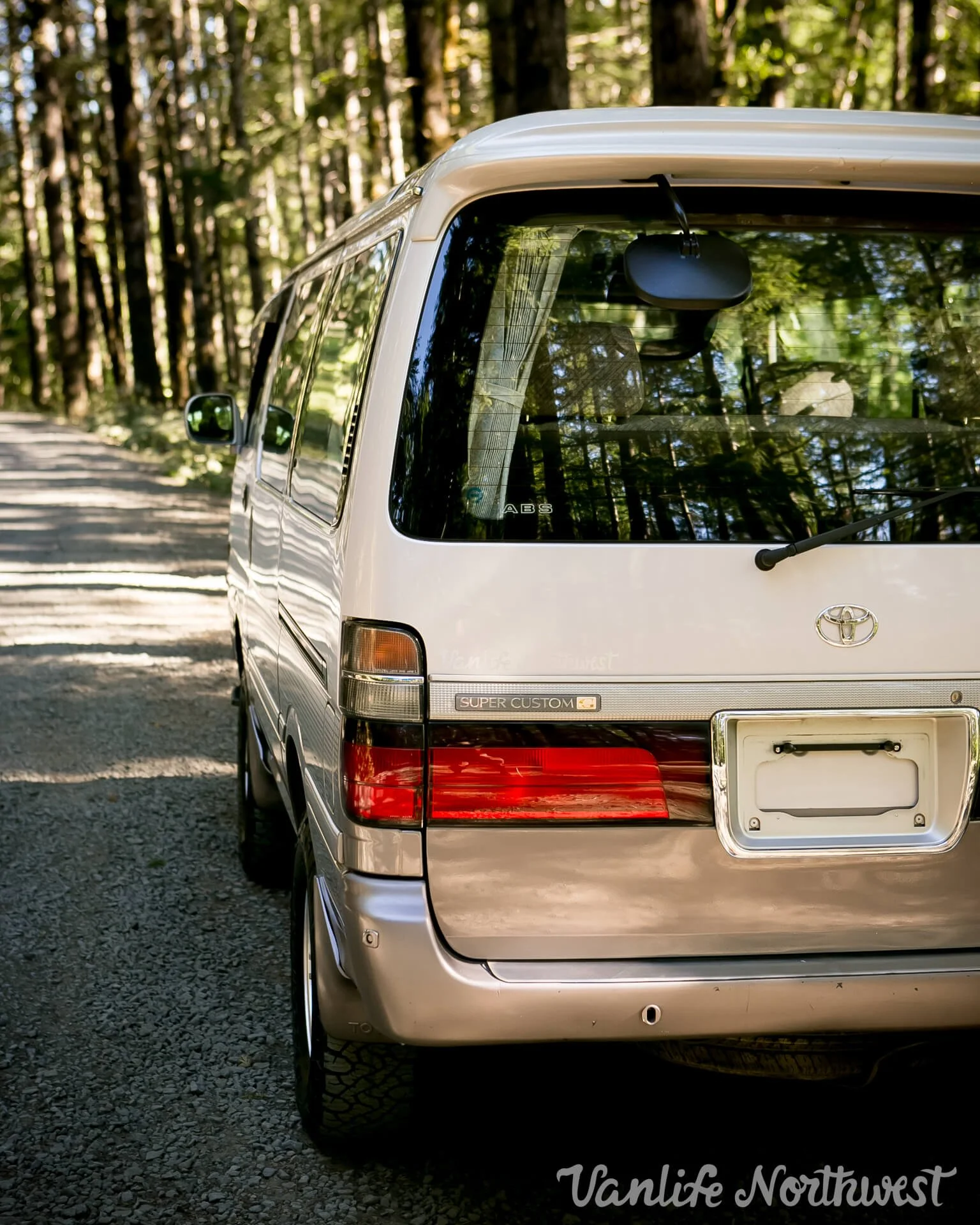 1996 Toyota HiAce JDM car for sale — photo 11 of 25
