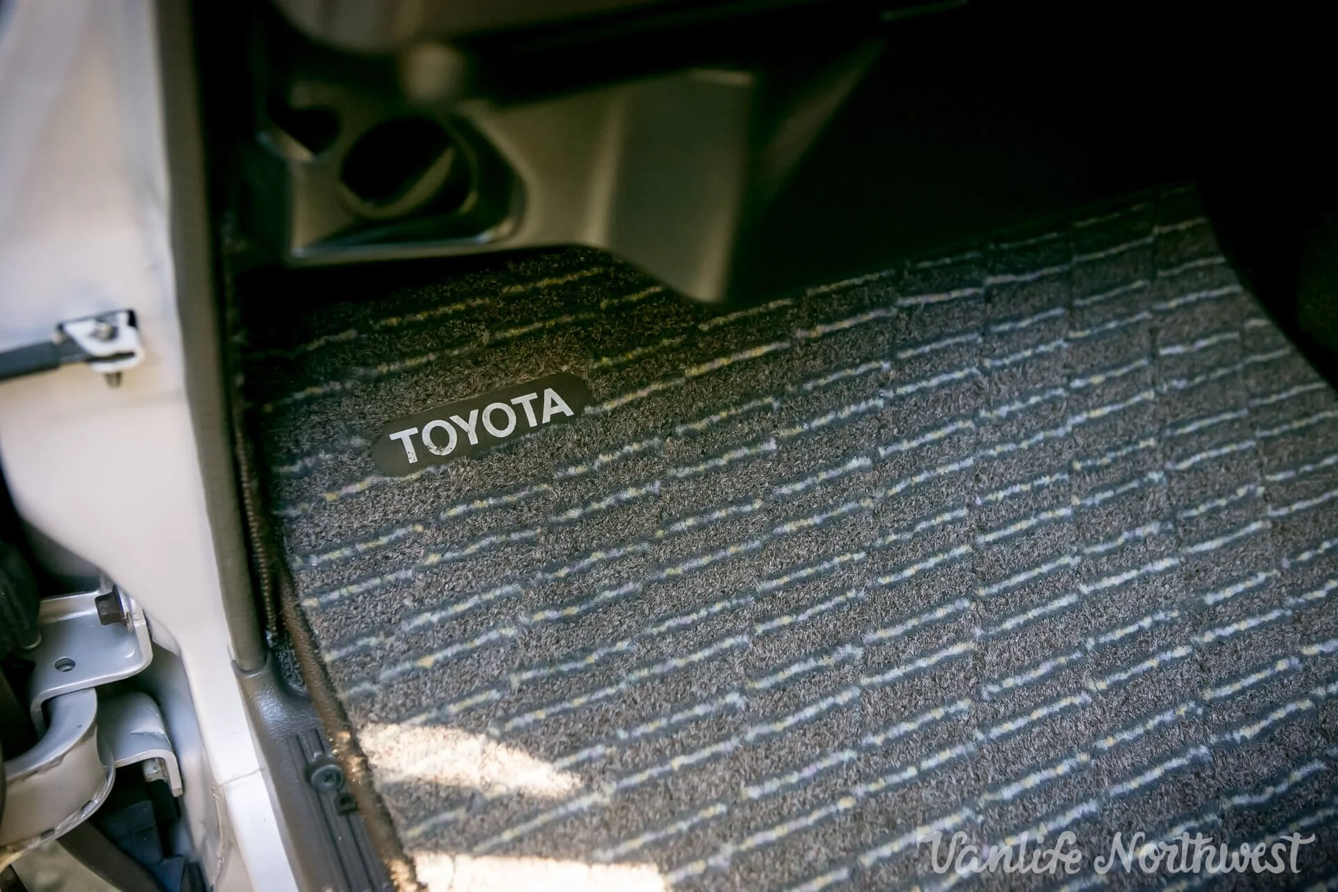 1996 Toyota HiAce JDM car for sale — photo 19 of 25