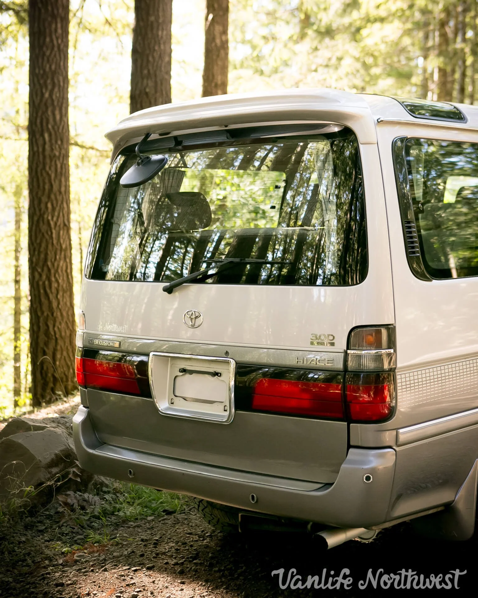 1996 Toyota HiAce JDM car for sale — photo 23 of 25
