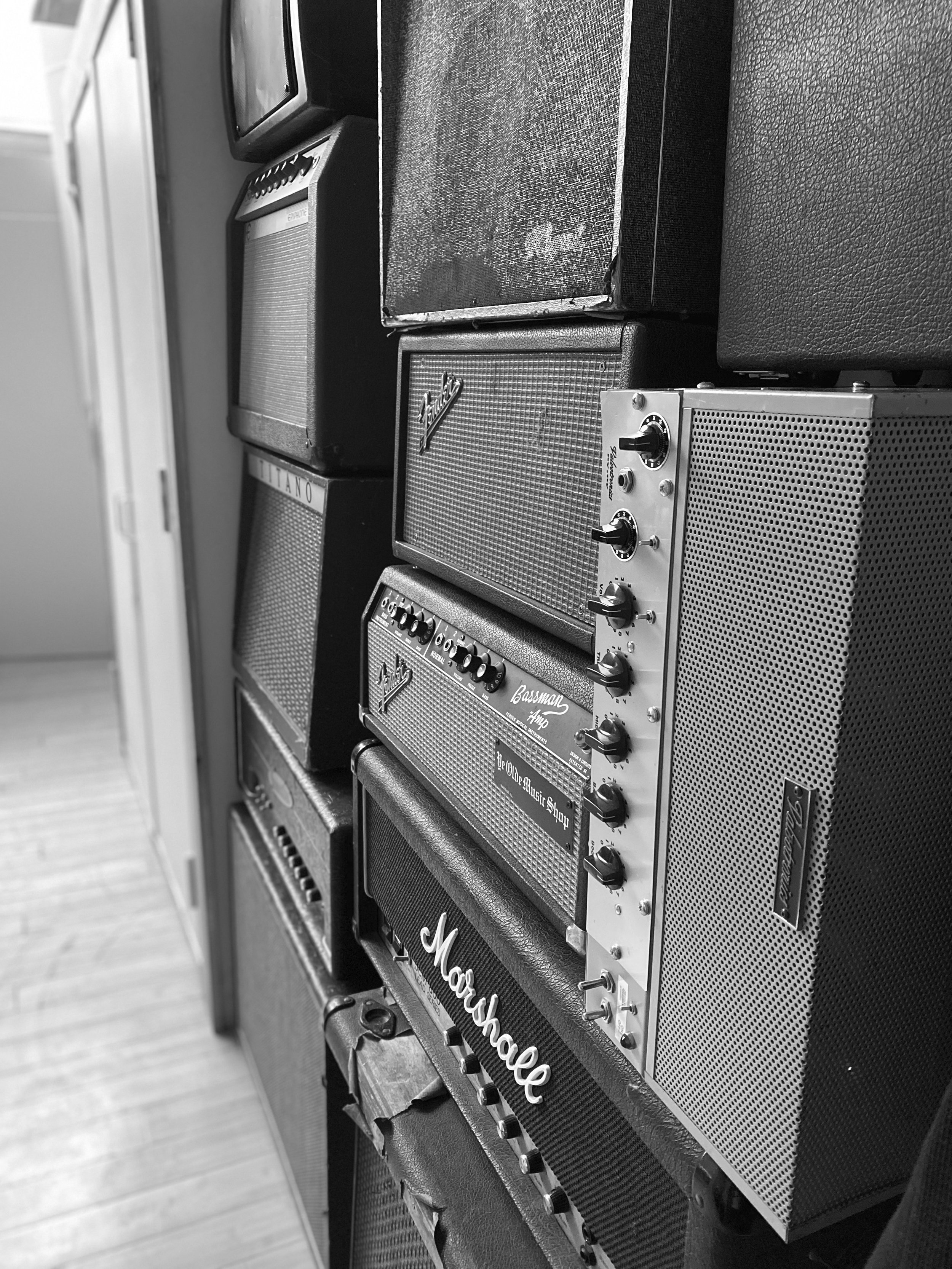 Amps.jpg