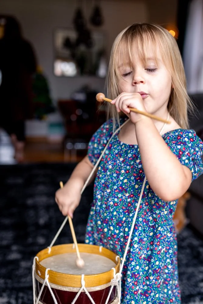 Eliza,Natalie,Dan_12.2025 (22 of 98).jpg