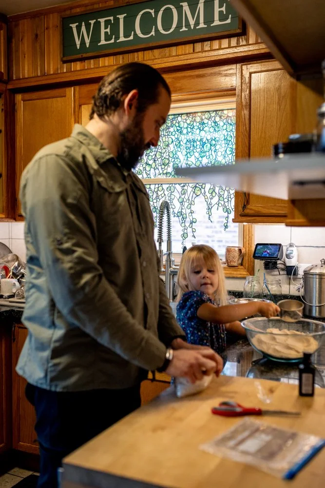 Eliza,Natalie,Dan_12.2025 (23 of 98).jpg