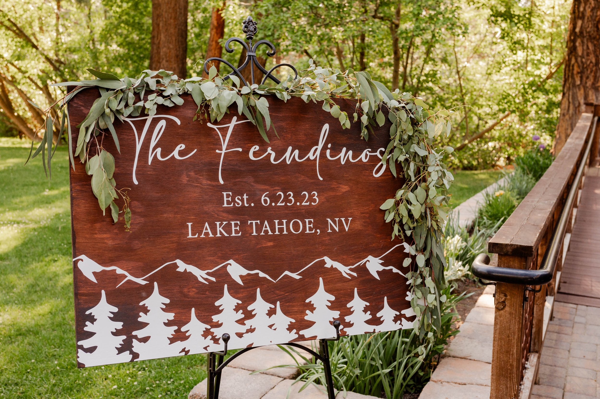 Wood Tree Welcome Sign