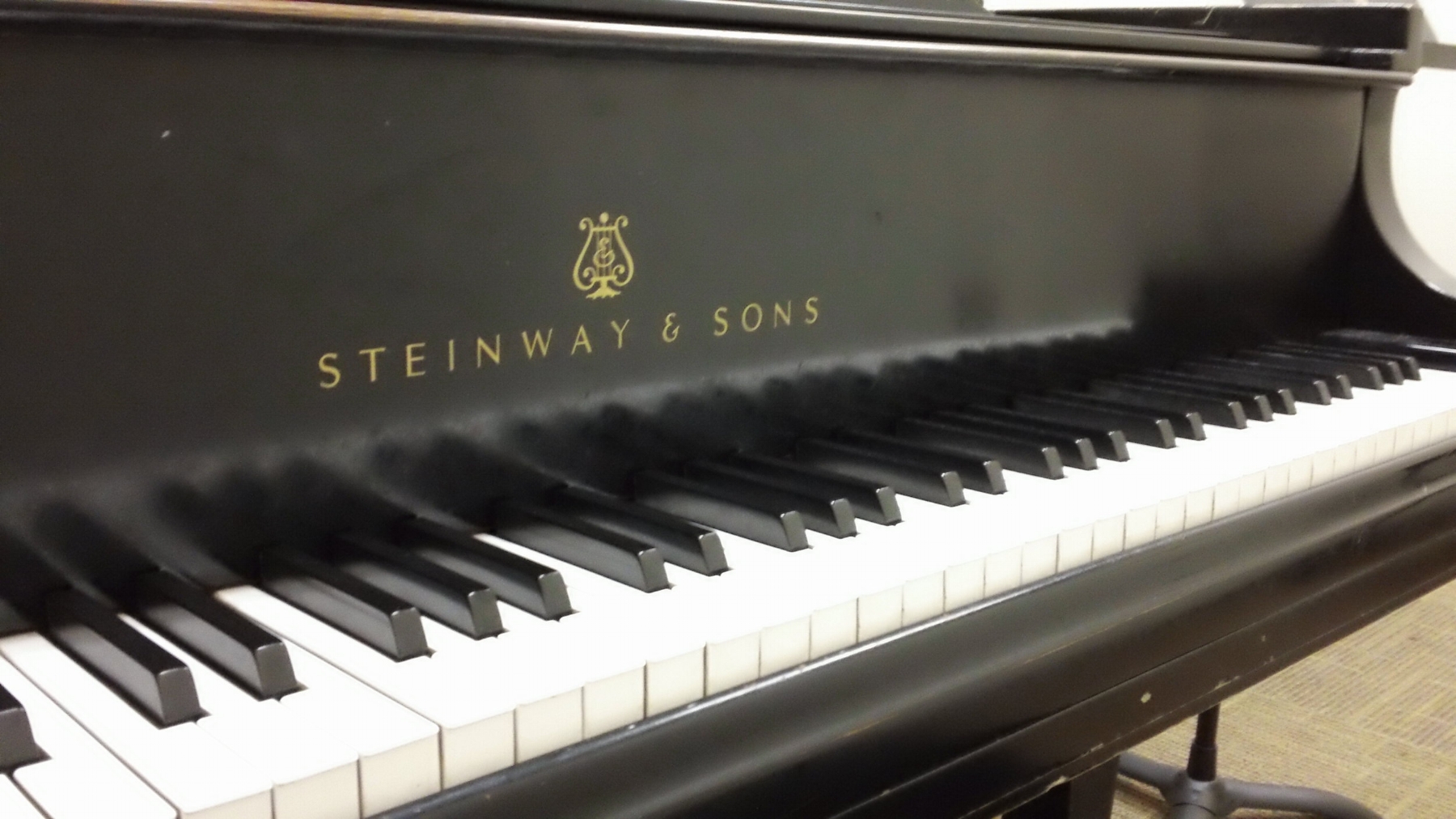 SteinwayRt.JPG