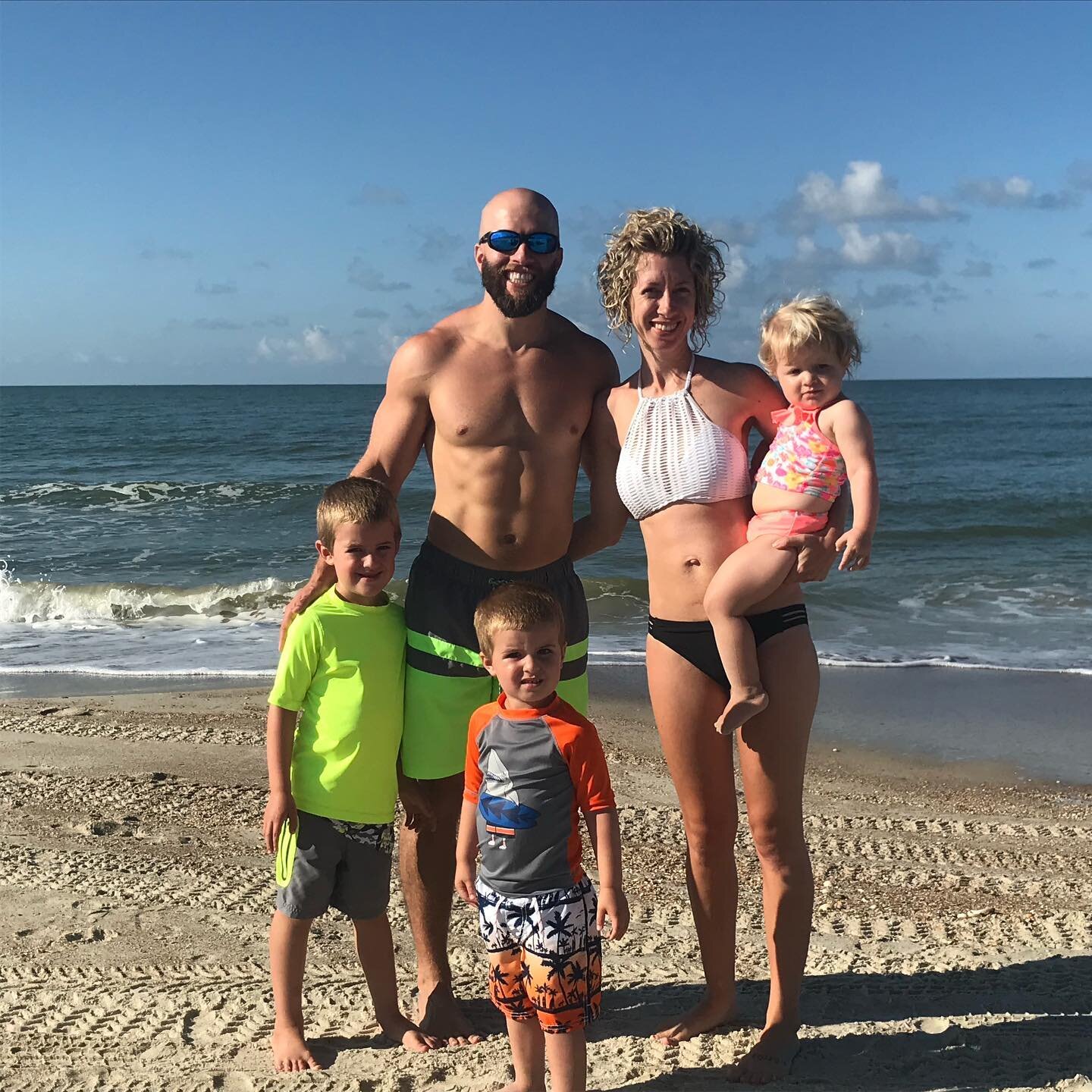 Having an awesome beach week! Managed to wrangle the kids up for .5 seconds to take this pic! 
#fatherhoodfitnessfinance#fitness#fitfam#fitfamily#dad#father#family#familytime#dadmode#dadlife#married#marriage#happilymarried#beardgame#wife#husband#coup