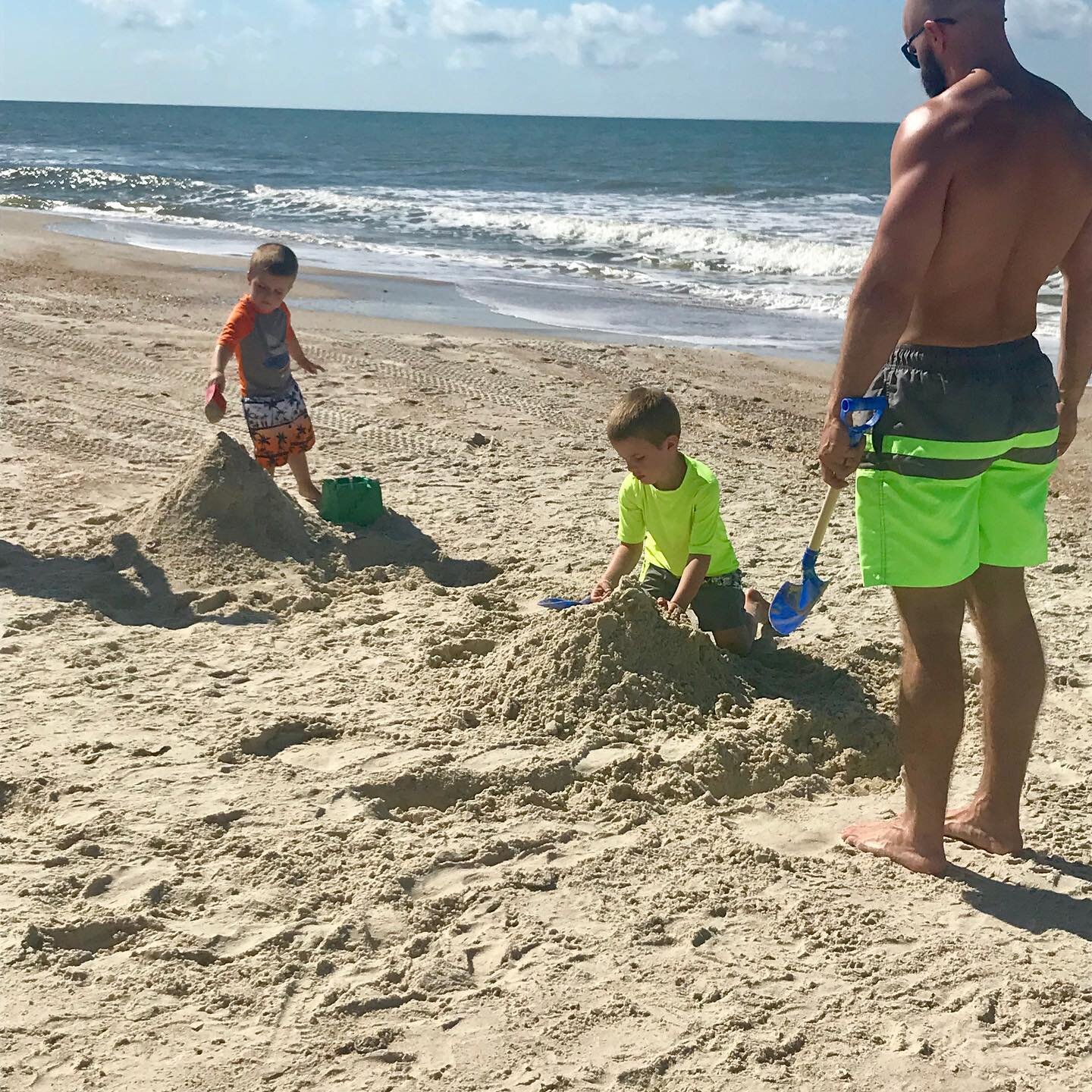 We will see about finally building a castle that can outlast the ocean.
______
Although Im pretty sure the ocean is undefeated. 
#fatherhoodfitnessfinance#fitness#fitfam#fitfamily#dad#father#family#familytime#dadmode#dadlife#married#marriage#happilym