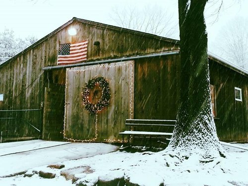 Snow+Barn.jpg
