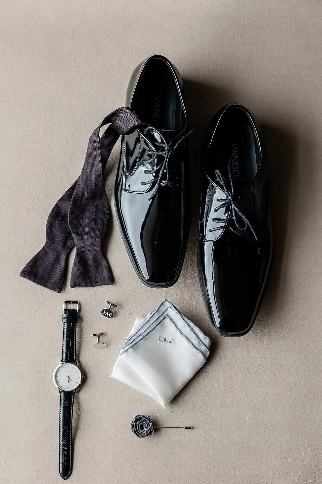 Groom getting ready for his wedding at Tappan Hill Mansion