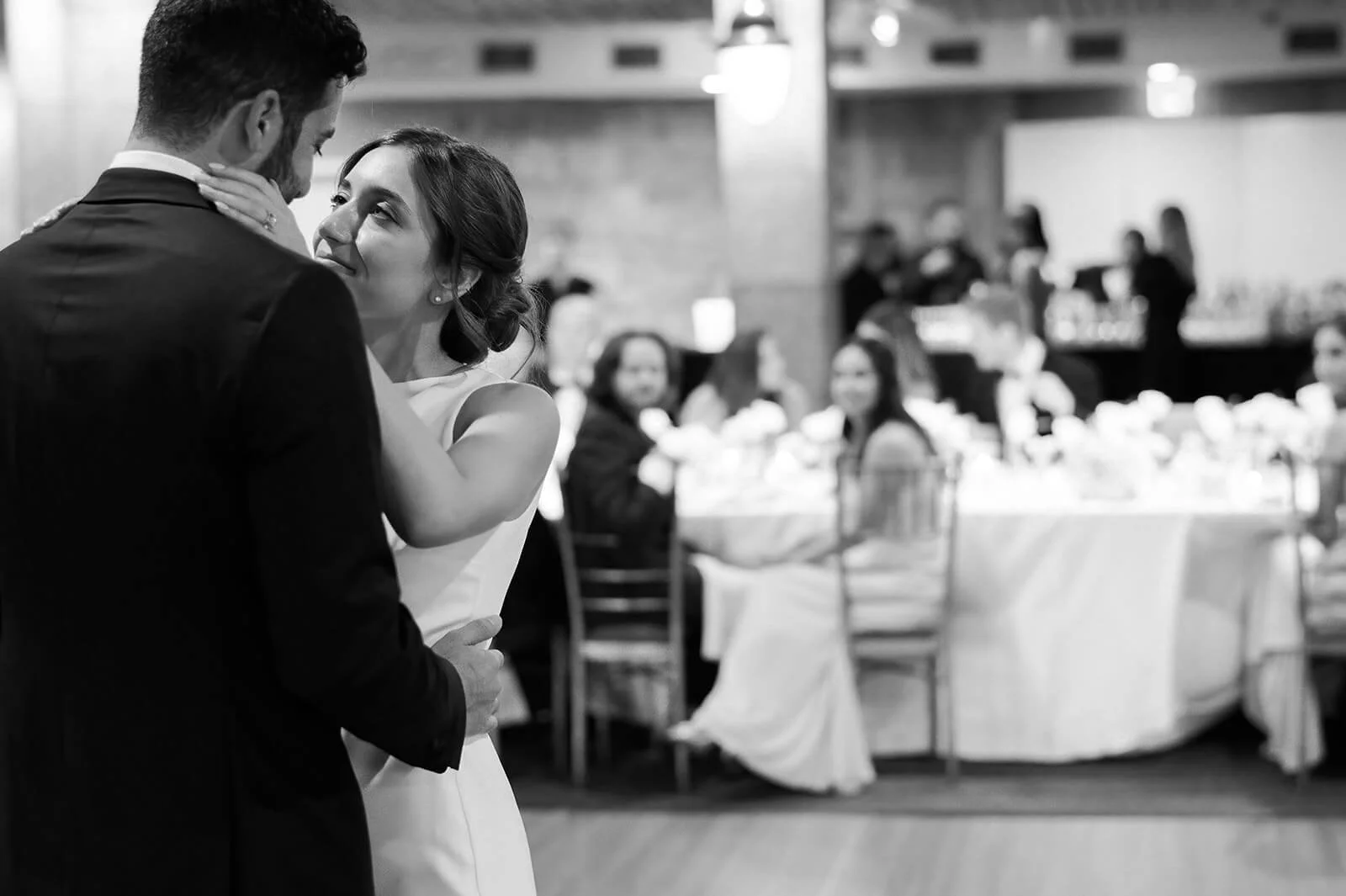 Wedding reception in the Pavilion Room at Tappan Hill Mansion