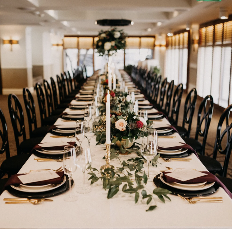 beautiful table decor featuring beautiful New York winter wedding venues and tables capes