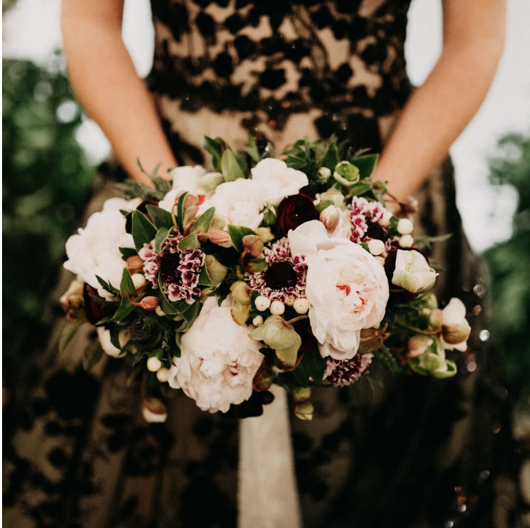 beautiful winter wedding flowers