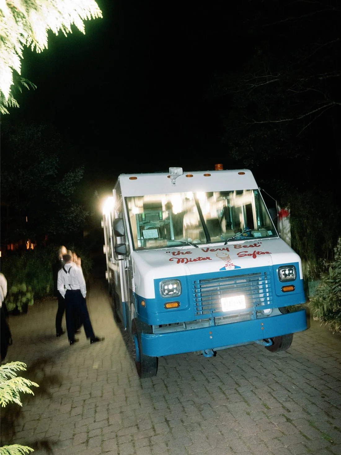 Food truck arriving for late night snacks at a fun Hamptons wedding celebration.