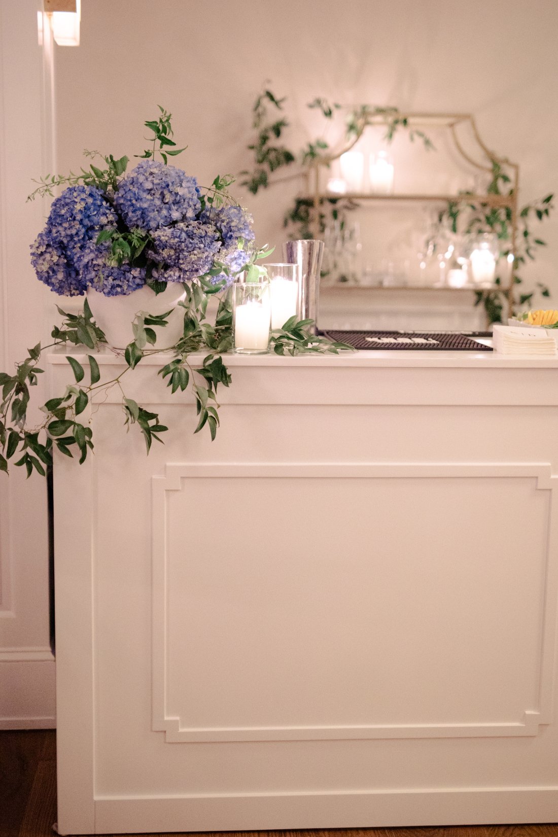 floral details at the reception bar