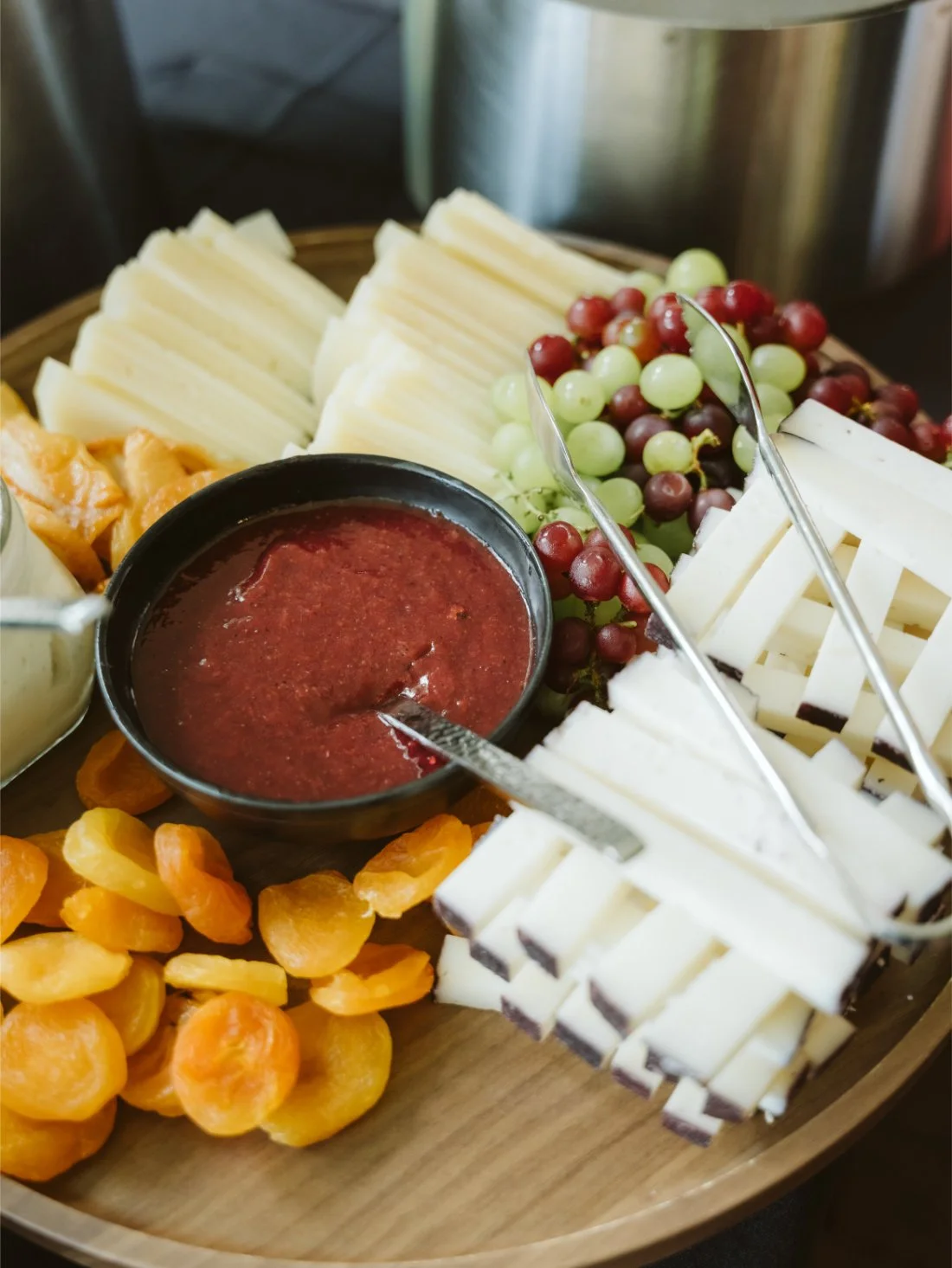 Tappan Hill Mansion wedding cocktail hour food display featuring colorful assorted appetizers 