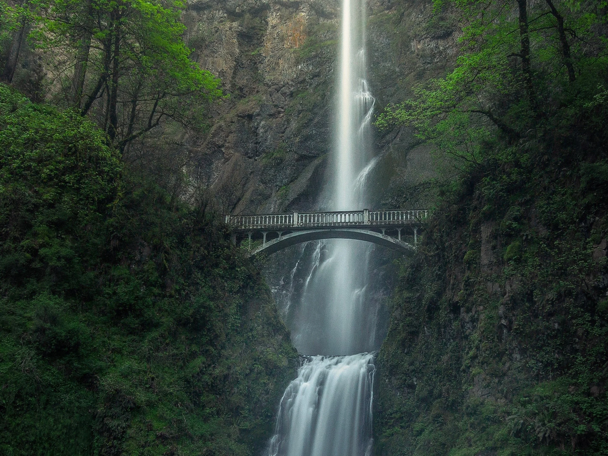 bridge-cascade-long-exposure-1699574.jpg