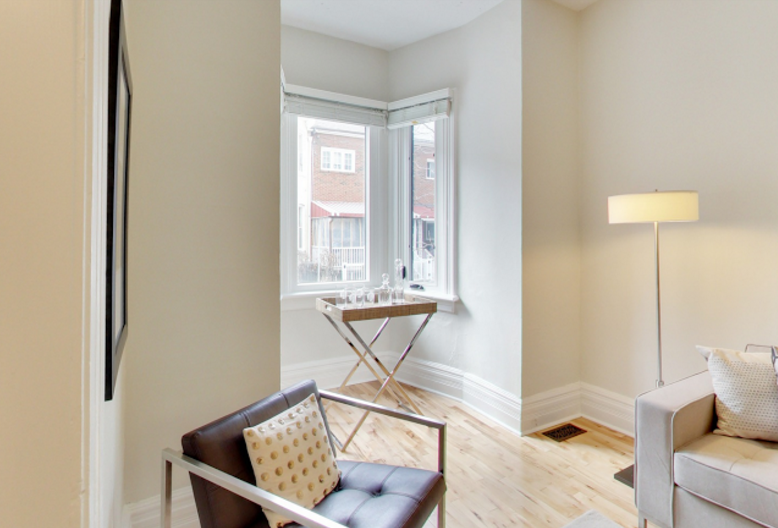 31 Manning Ave 6.png