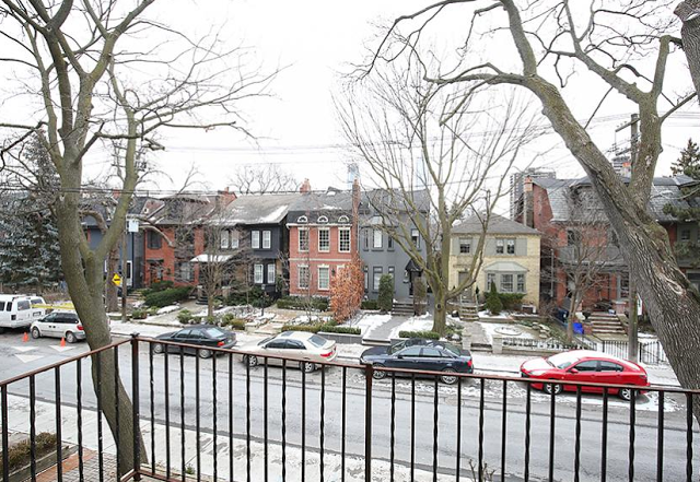 62 Macpherson Ave 27.png