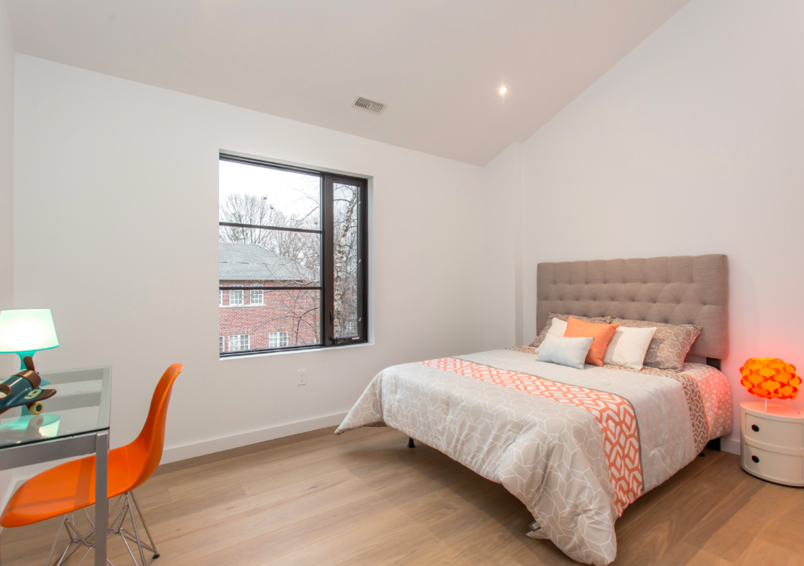 257 Manor Rd E 52.png