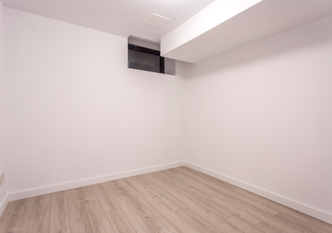 257 Manor Rd E 61.png