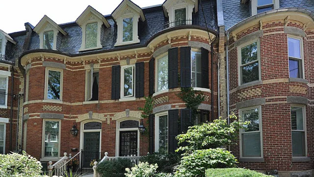 AND IT WENT FOR - 370 Berkeley Street - GARDEN DISTRICT
